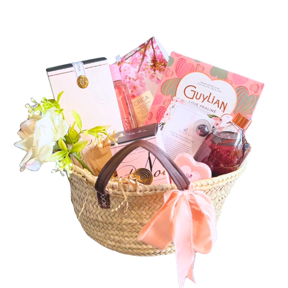 Pink Pamper Deluxe Gift Basket